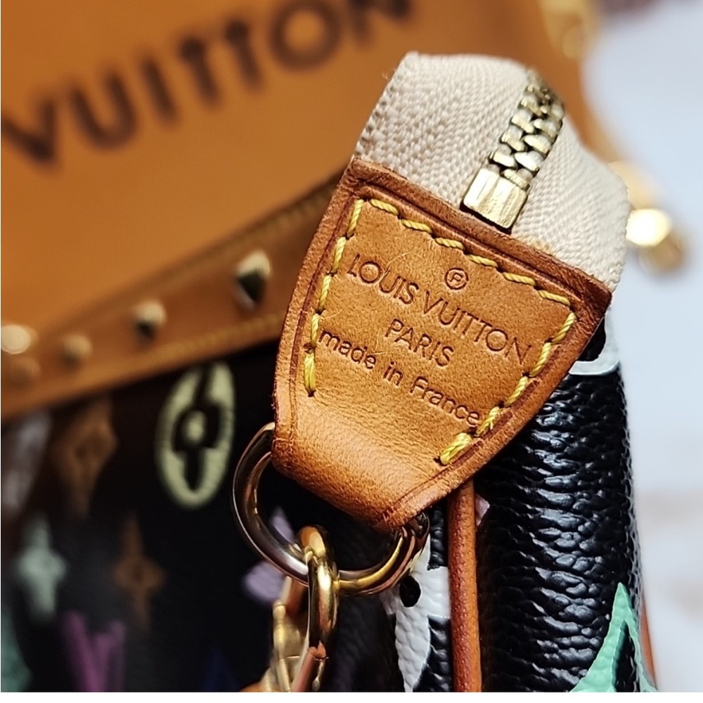 Louis vuitton Takashi Murakami multicolored monogram black pochette - Picture 4 of 12